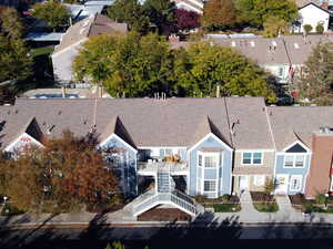 Birds eye view of property