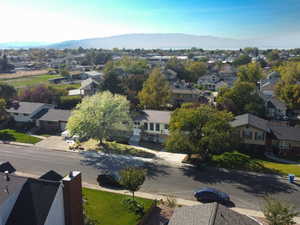 Bird's eye view with a mountain view