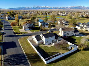 Aerial view with a mountain view