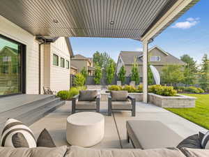 View of patio / terrace featuring outdoor lounge area