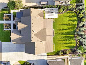 Birds eye view of property