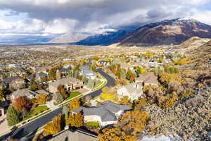 Drone / aerial view featuring a mountain view