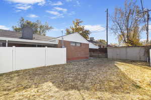 View of yard featuring a storage shed