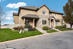 View of front facade with a front lawn