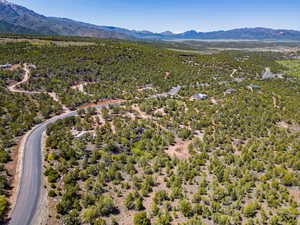 Aerial view with a mountain view