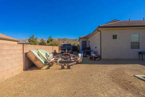 View of yard with a mountain view