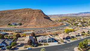 Drone / aerial view featuring a mountain view