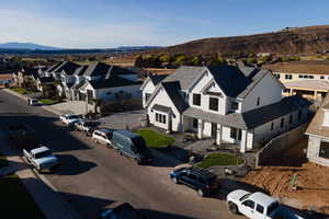 Bird's eye view with a mountain view