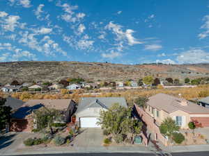 Drone / aerial view featuring a mountain view