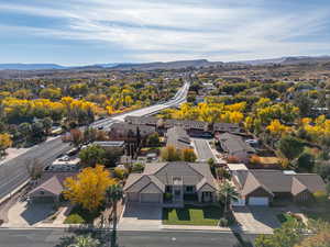 Aerial view with a mountain view