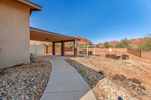 View of yard featuring a mountain view