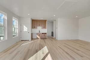 Skyroom with balcony and wet-bar