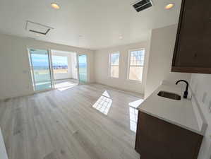 Skyroom with balcony and wet-bar