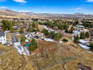 Bird's eye view with a mountain view