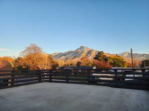 Outdoor Dining w/ a View! Abundant Lounge Chair Sunbathing Awaits!