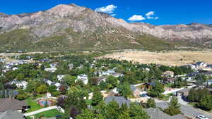 Bird's eye view with a mountain view