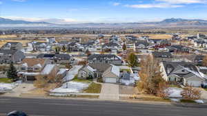 Aerial view with a mountain view