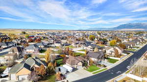 Aerial view with a mountain view