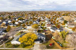 Bird's eye view with a mountain view