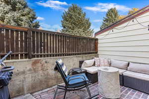 View of patio / terrace featuring an outdoor living space