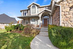 View of front of house with a front lawn