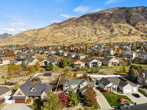 Drone / aerial view featuring a mountain view