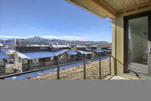 Balcony featuring a mountain view