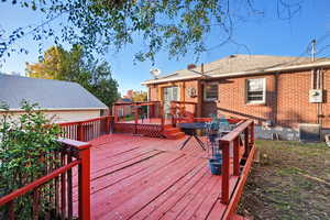 Deck featuring central AC unit