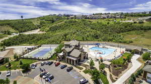 Community Clubhouse / Gym / Pool