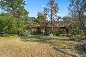 View of front facade with a front lawn