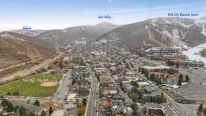 Birds eye view of property featuring a mountain view