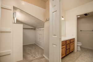 Walk in closet attached to En Suite