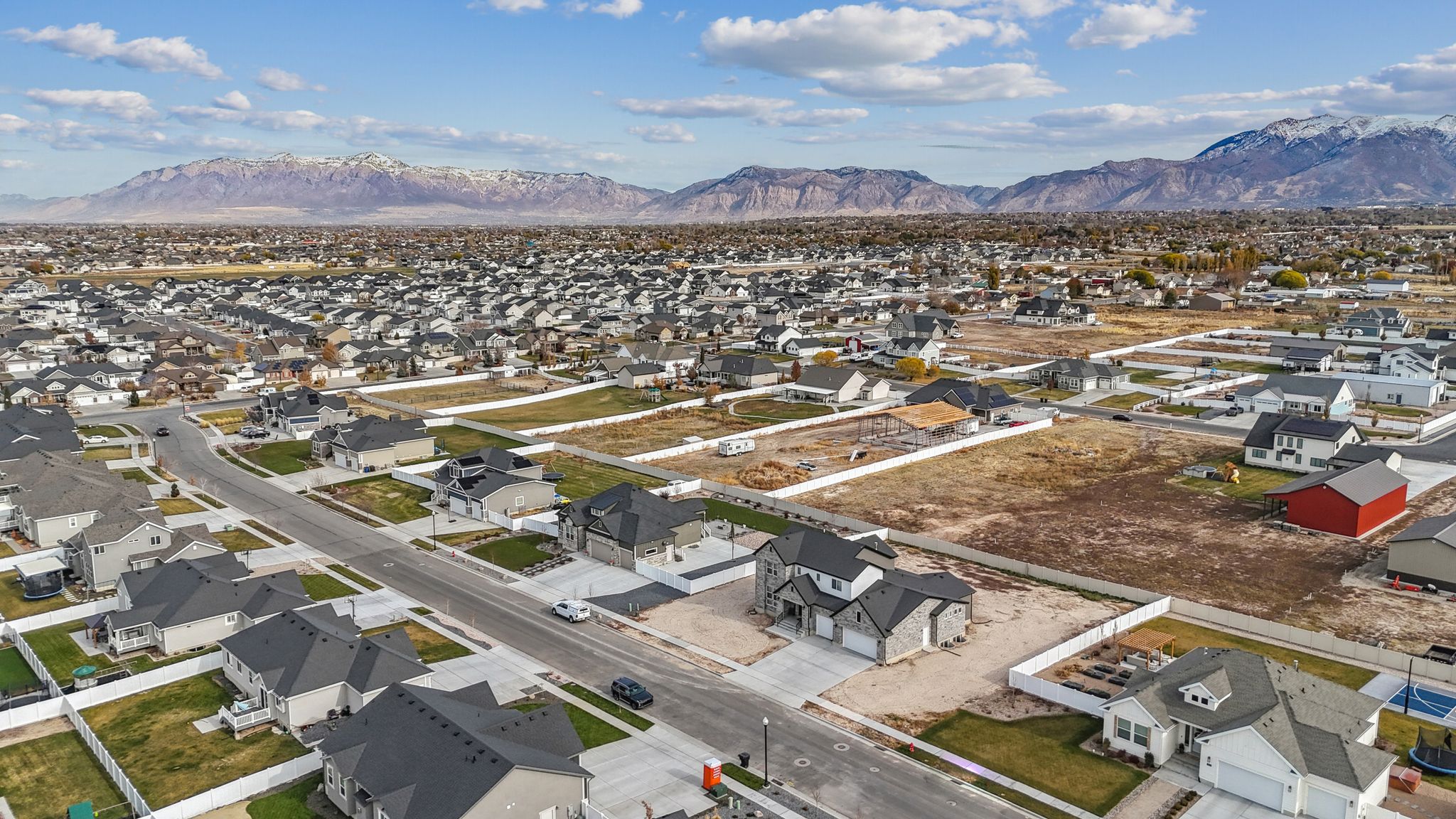 Birds eye view of property with a mountain view