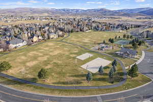 Bird's eye view with a mountain view