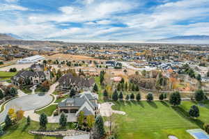 Drone / aerial view featuring a mountain view