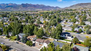 Aerial view with a mountain view