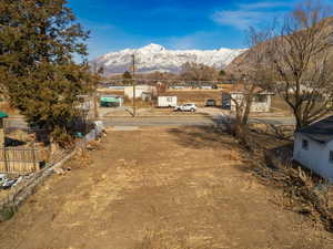 View of yard featuring a mountain view