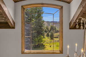 Room details featuring a mountain view