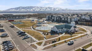 Bird's eye view with a mountain view