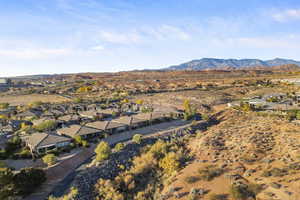 Aerial view with a mountain view