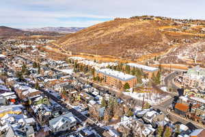 Bird's eye view with a mountain view