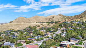 Drone / aerial view featuring a mountain view