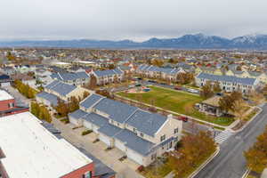 Bird's eye view with a mountain view