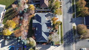 Birds eye view of property