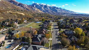 Bird's eye view with a mountain view