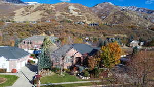 Bird's eye view with a mountain view