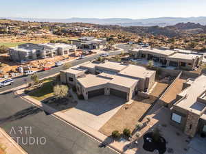 Drone / aerial view featuring a mountain view