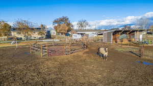 View of yard with an outdoor structure