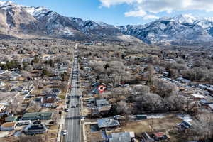 Bird's eye view with a mountain view