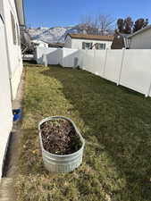 View of yard featuring a mountain view